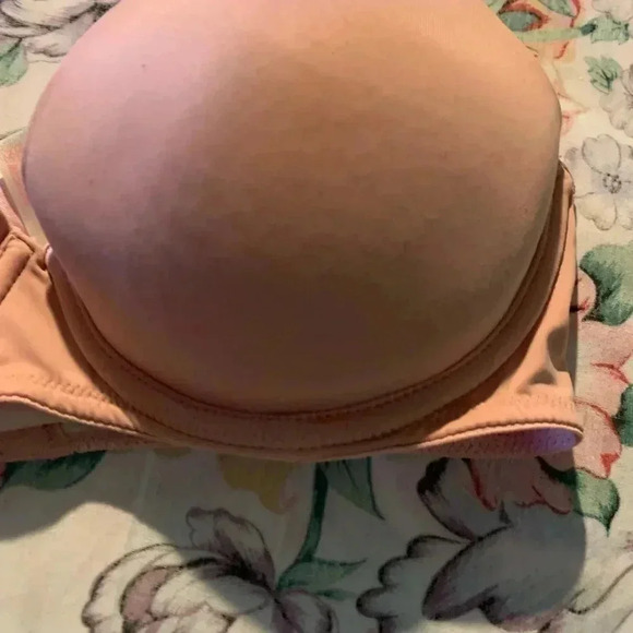 Pink Victoria Secret Womenβs Tan Bra Size 32 C With Underwire and Push-up - Picture 3 of 11